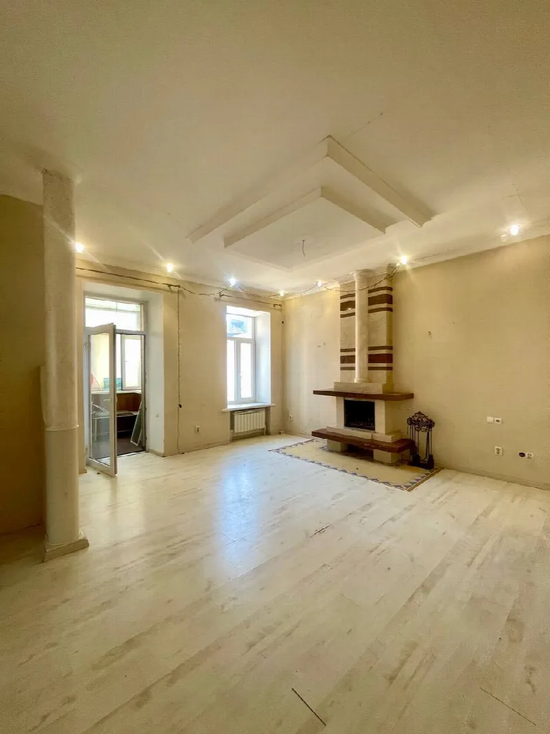5-кімнатна квартира, 130 м², Молдаванка