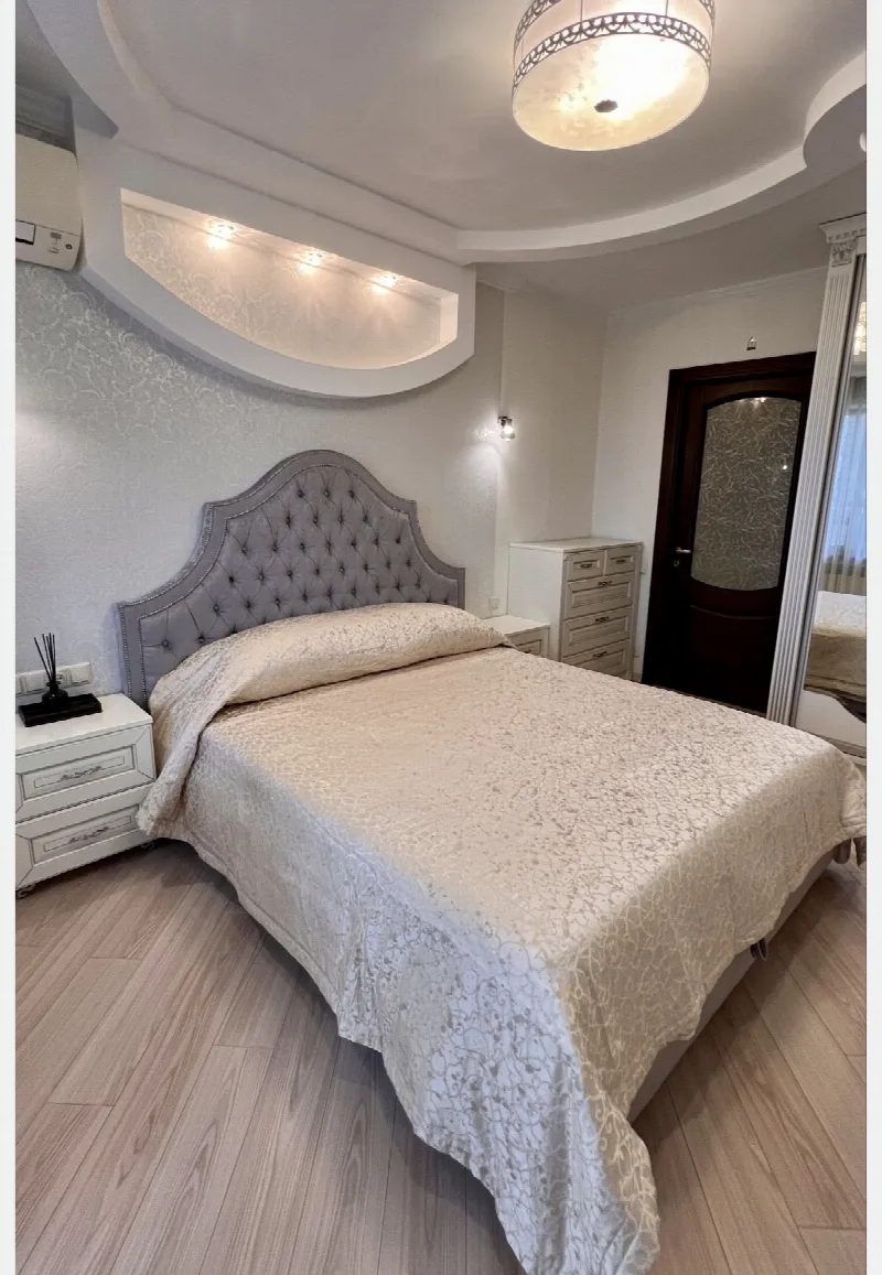 2-кімнатна квартира, 65 м², Таїрова