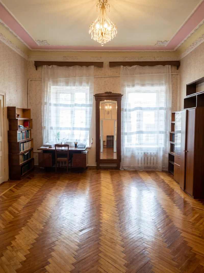 3-кімнатна квартира, 113 м², Центр