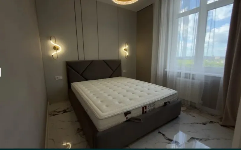 2-кімн. квартира 64 м², 16/24 пов., 61 Перлина, вул. Краснова