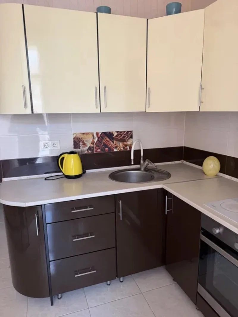 1-кімнатна квартира, 48 м², 17 Перлина, Центр
