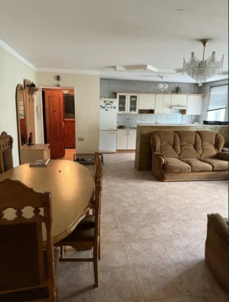 3-кімнатна квартира, 77 м², Черемушки