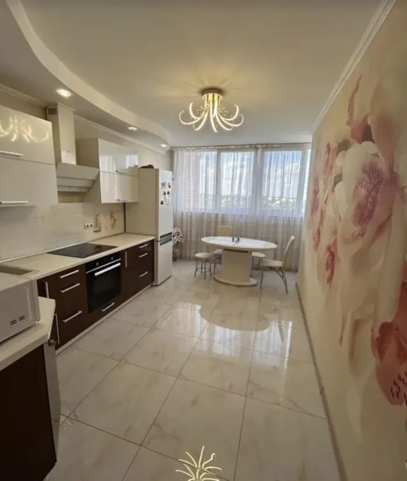 3-кімнатна квартира, 84 м², Балківський, Молдаванка