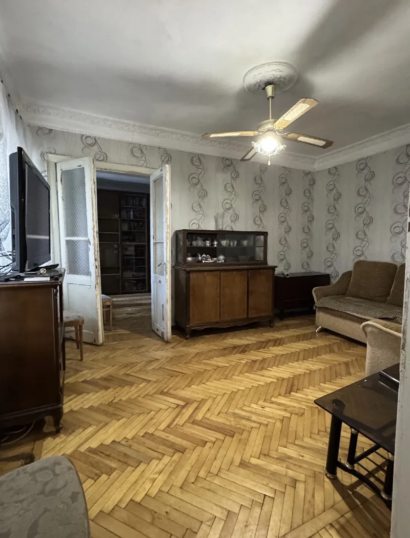 3-кімнатна квартира, 59 м², Центр