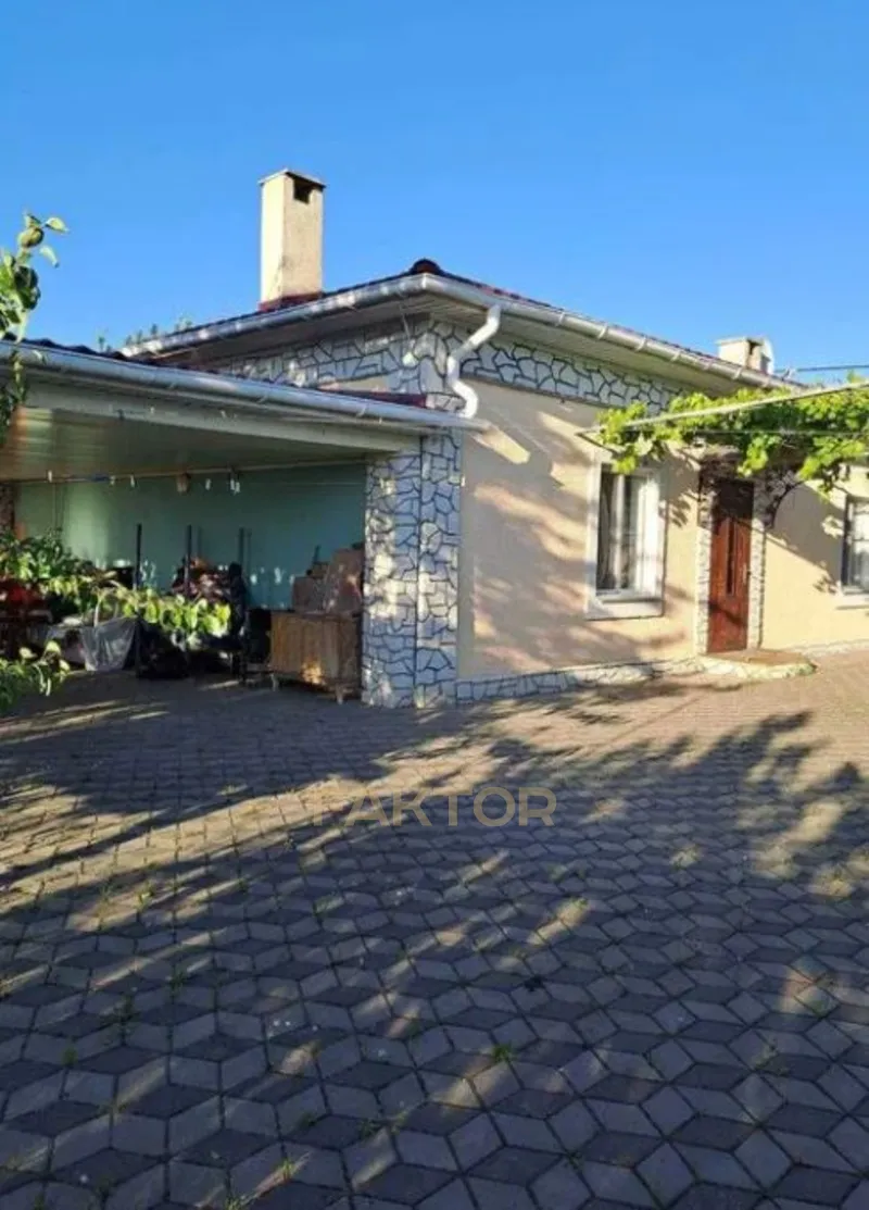 Будинок 100 м², ділянка 33 сот., вул. Лермонтова, Маринівка