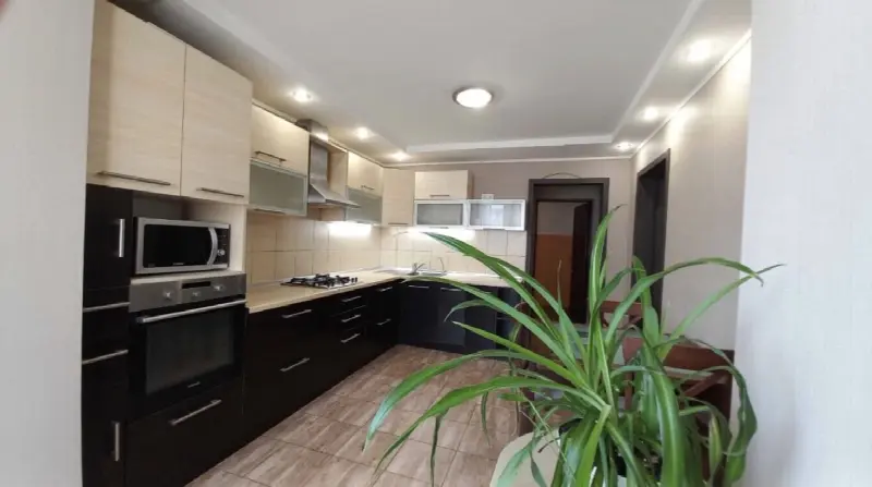 2-кімн. квартира 50 м², 7/9 пов., вул. Сергія Ядова