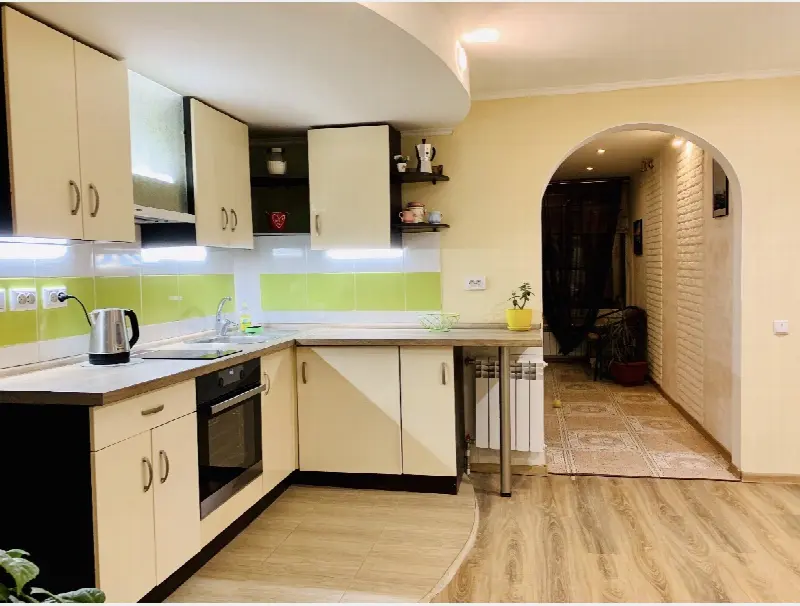2-кімнатна квартира, 47 м², Трудова