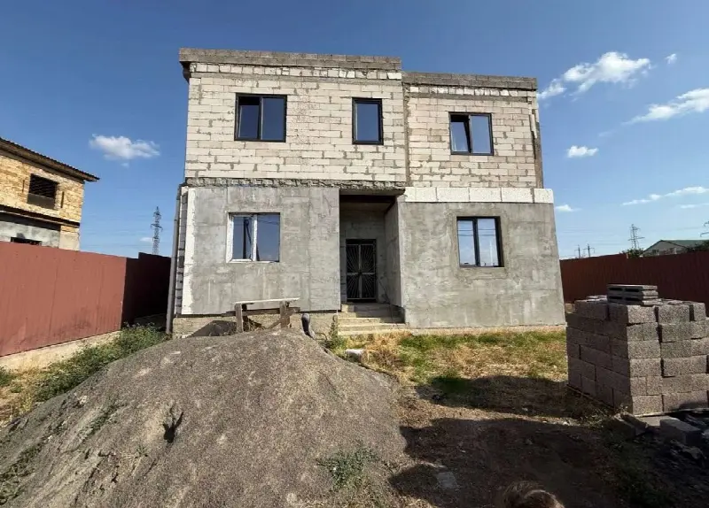5-кімнатний будинок, 200 м², Залізнична
