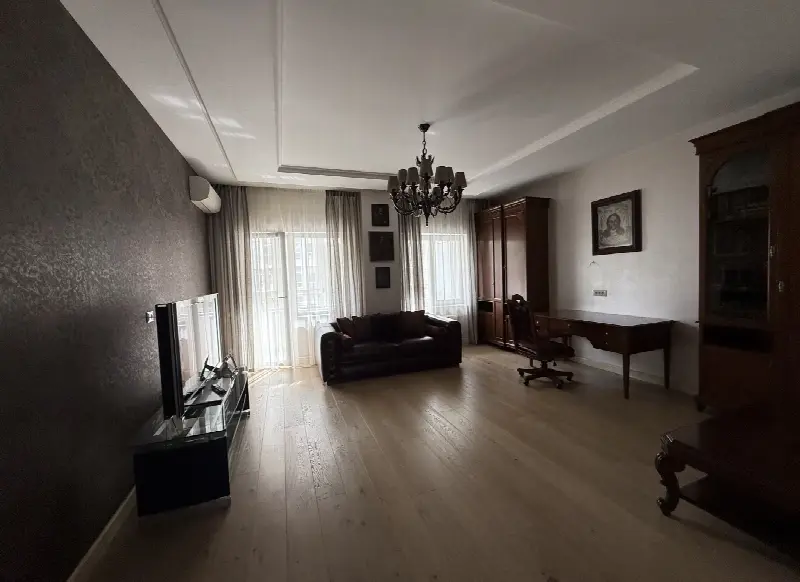 Продажа 1-комнатной квартиры, 79 м², Марсель Французский бульвар 9