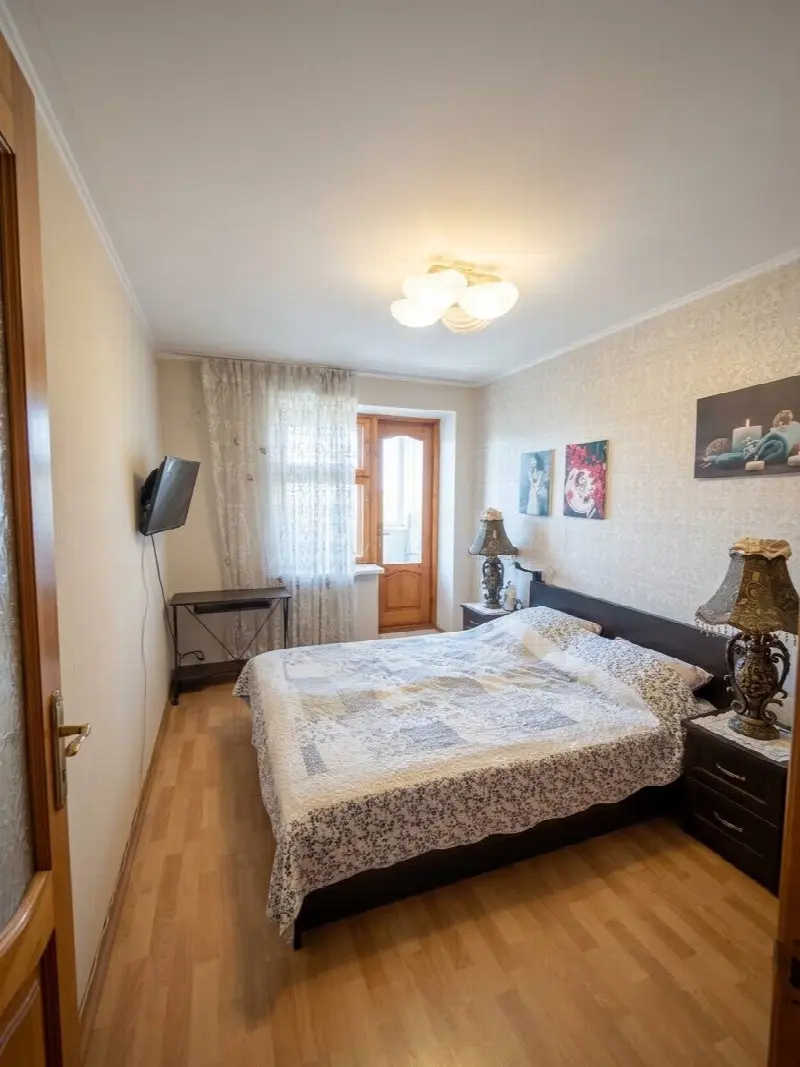 3-кімн. квартира 68 м², 10/10 пов., вул. Маршала Бабаджаняна