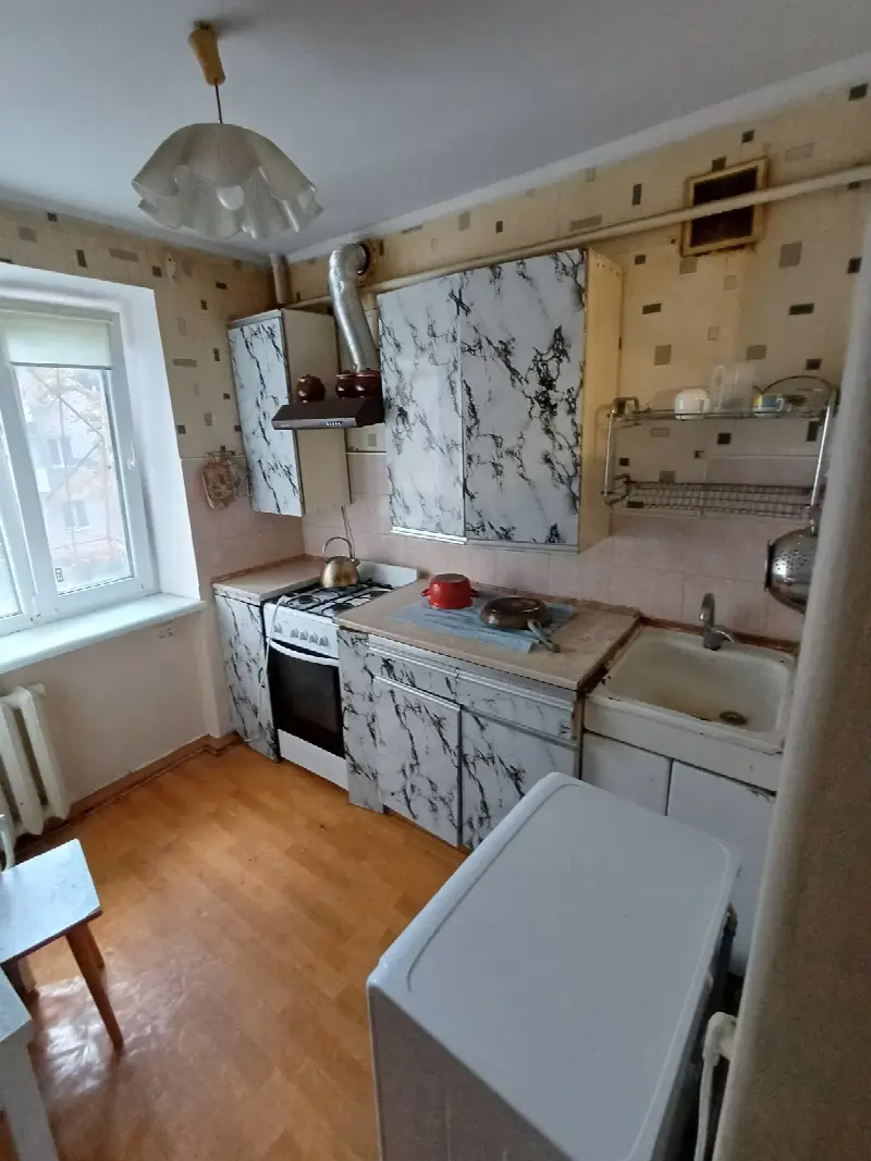 1-кімн. квартира 34 м², 2/5 пов., вул. Місячний пров.