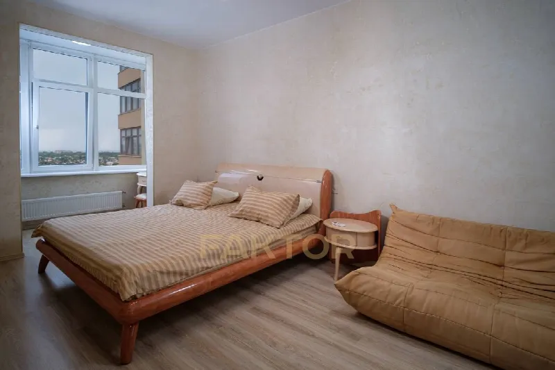 1-кімн. квартира 43 м², 13/19 пов., 40 Перлина, вул. Перлинна