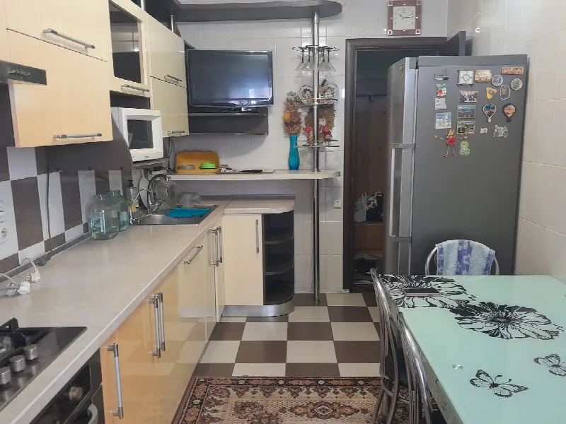 3-кімн. квартира 70 м², 8/9 пов., вул. Сергія Ядова