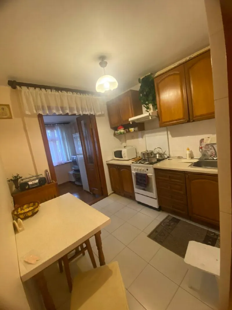 1-кімн. квартира 45 м², 1/5 пов., вул. Івана та Юрія Лип