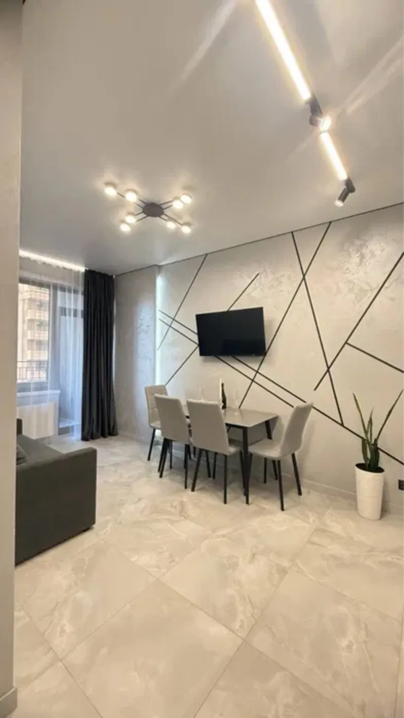 1-кімн. квартира 42 м², 6/26 пов., Еллада, вул. Генуезька