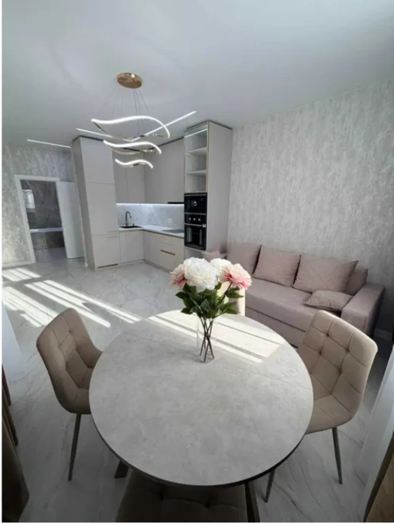 2-кімн. квартира 63 м², 19/24 пов., 67 Перлина, вул. Краснова