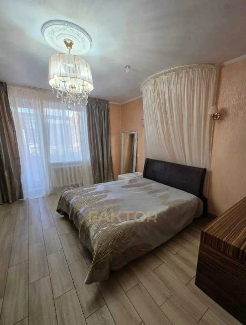 3-кімн. квартира 62 м², 6/10 пов., вул. Скісна