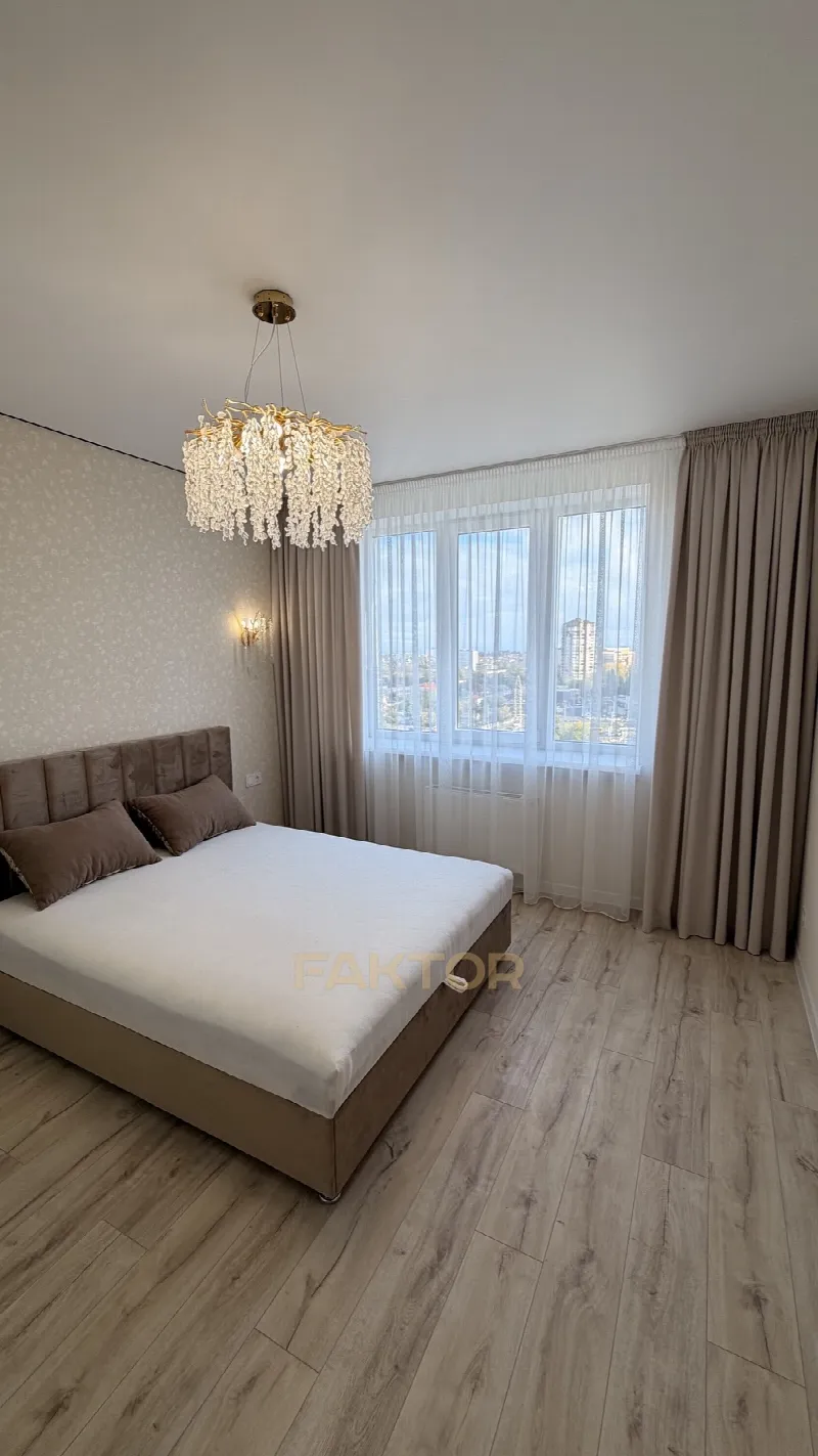1-кімн. квартира 45 м², 13/24 пов., Скай Сіті, вул. Варненська