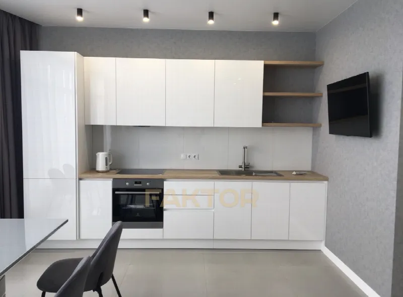 1-кімн. квартира 47 м², 22/25 пов., 4 сезони, вул. Гагаріна