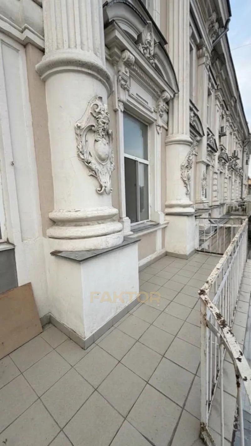 2-room apartment 60 m², floor 3/4, Dvorianska St